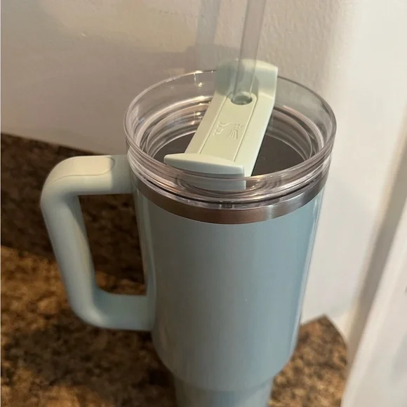 Stanley blueberry milk 40oz - Picture 5 of 14